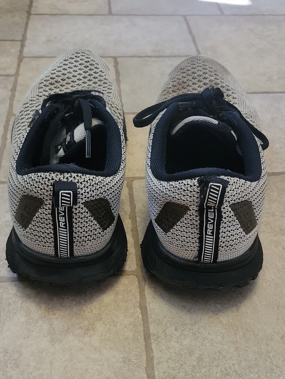 Brooks Revel 4 Running Shoes 9.5
